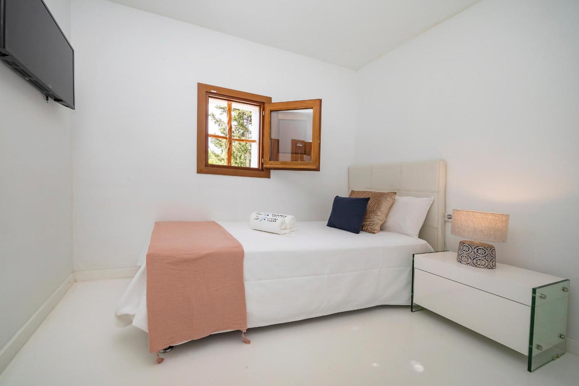 Villa Near Ibiza Town Sleeps 11 To 13 Guests Can Furnet Esterno foto